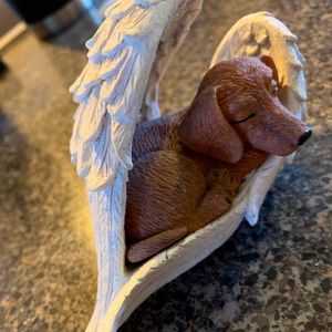 Precious Dachshund Leave Paw Prints Dog in Angel Wings Figurine